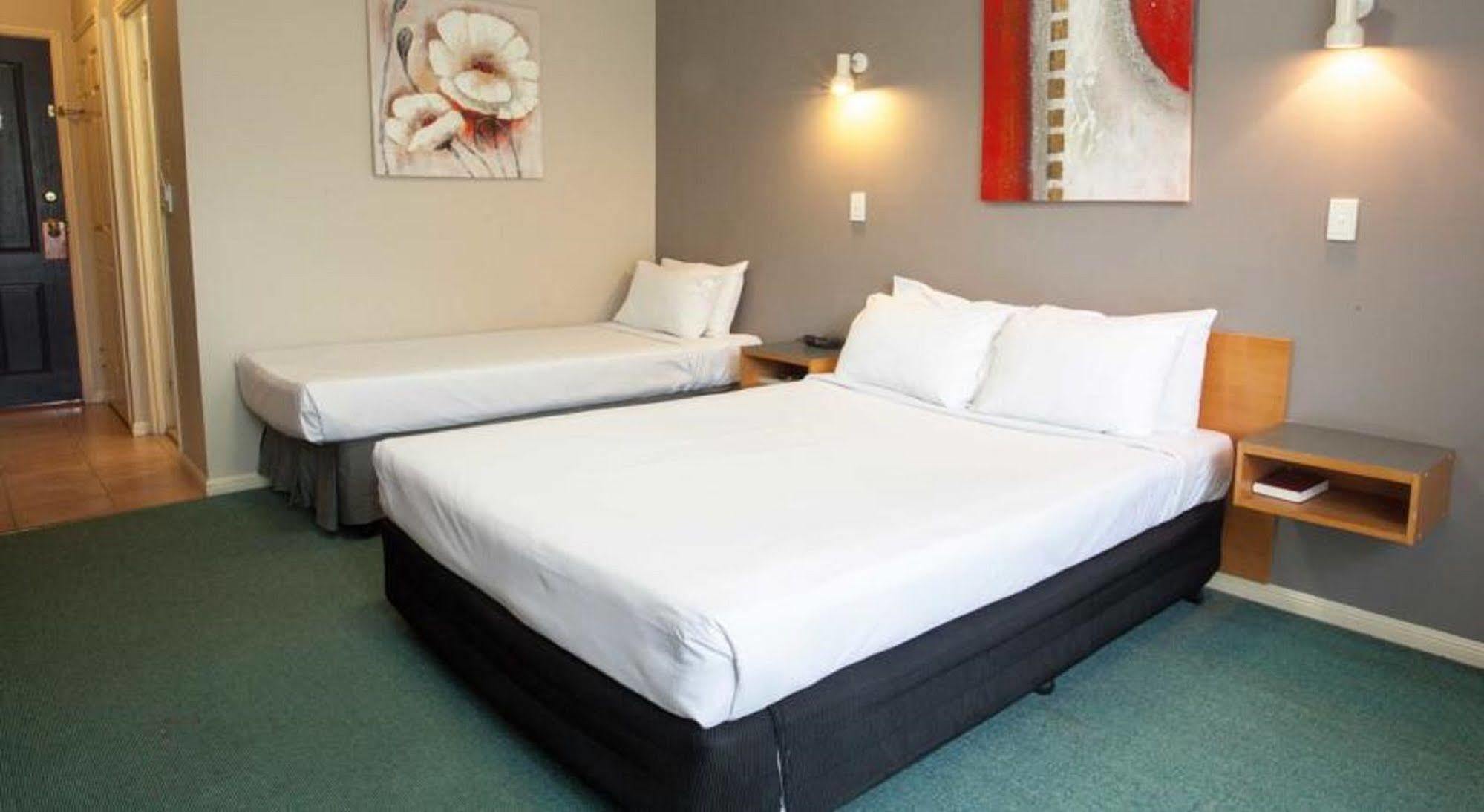 Springwood Motor Inn Exteriör bild